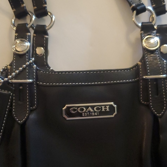 Coach 👜 - Picture 2 of 8